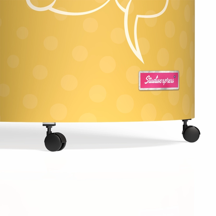 trybunka reklamowa Świeży Hit zbliżenie kólka.webp