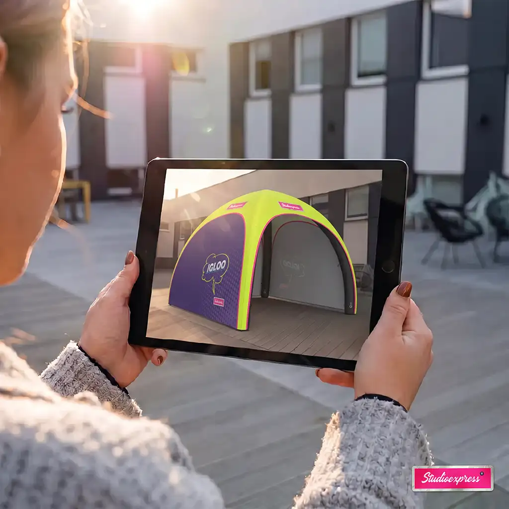 Podgląd modelu 3D dmuchanego namiotu reklamowego na tablecie