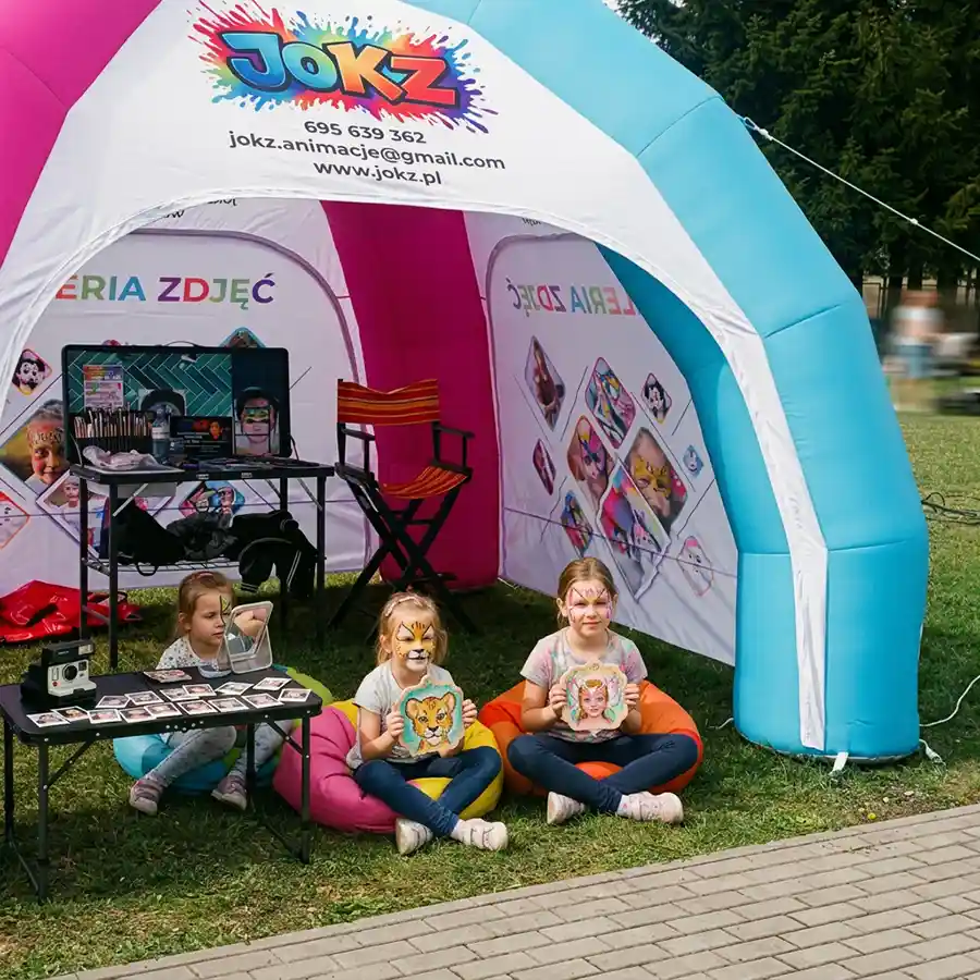 animacja dla dziećmi pod namiotem bochód