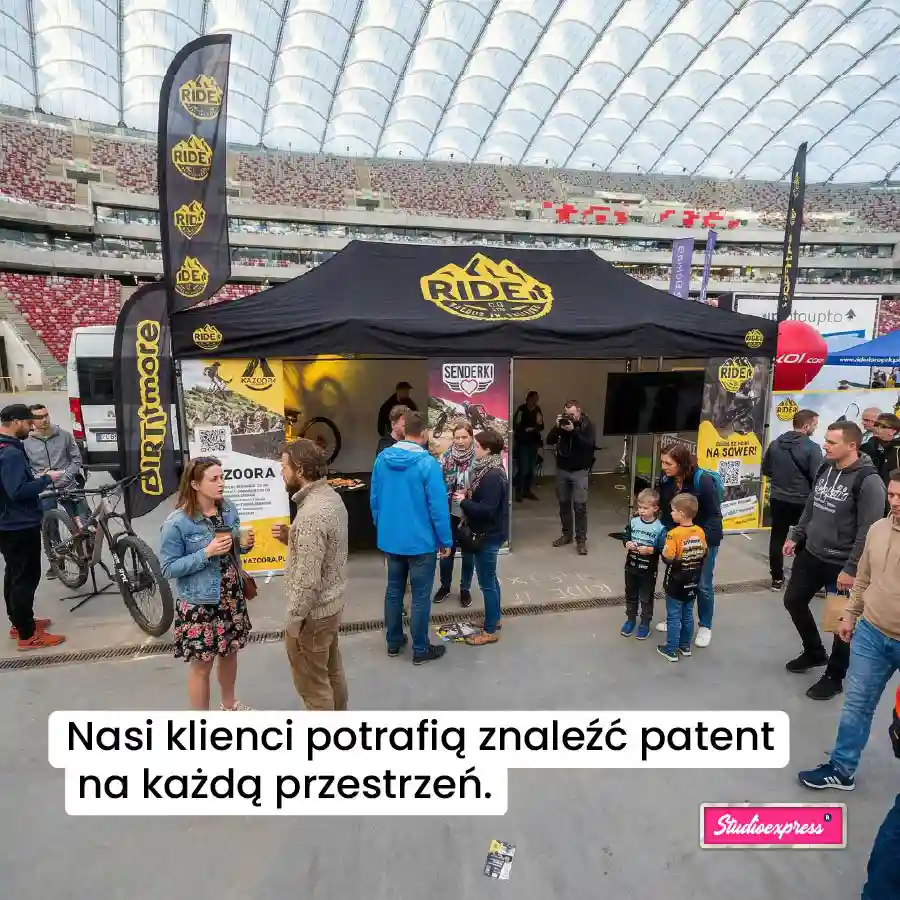 Czarny namiot reklamowy 3x6m z nadrukiem dla Ride Bike – stoisko targowe Stadion Narodowy