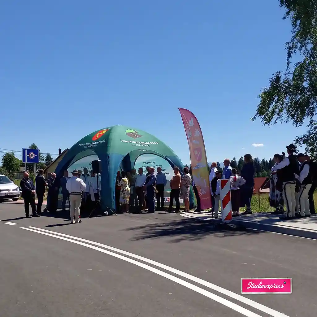 Zarząd Dróg Miejskich w Nowym Targu - stoisko na ulicy